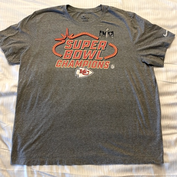 KC Chiefs Nike Gray Super Bowl LVIII Champions Locker Room Trophy T-Shirt - Picture 1 of 5